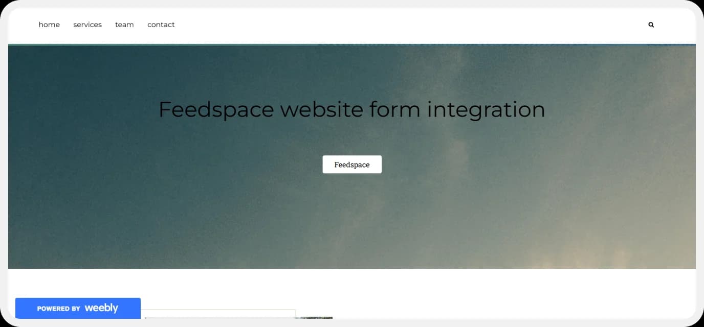 Weebly website displaying the review form button after publishing